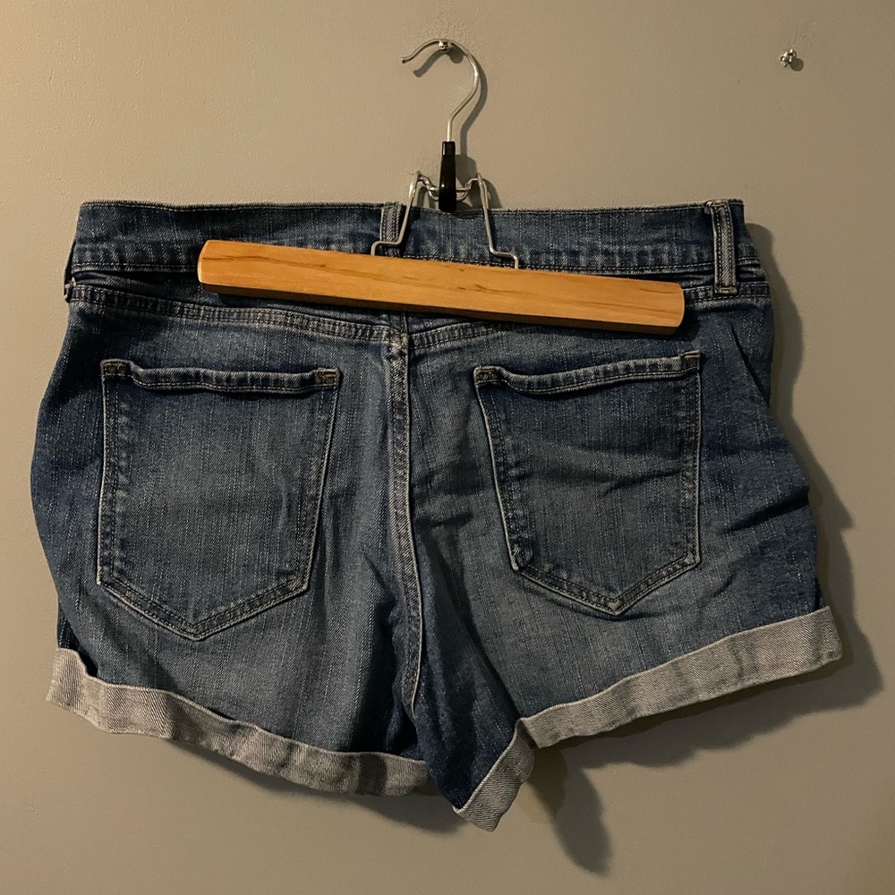 Old Navy Boyfriend Distressed Women's Blue Denim Shorts - Picture 2 of 4